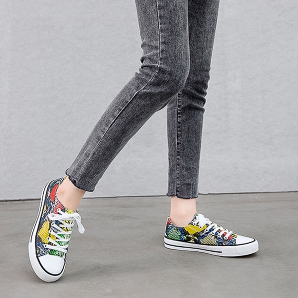 Leopard Snake Print Low Cut Lace Up Era Sneakers - Picture 13 of 15